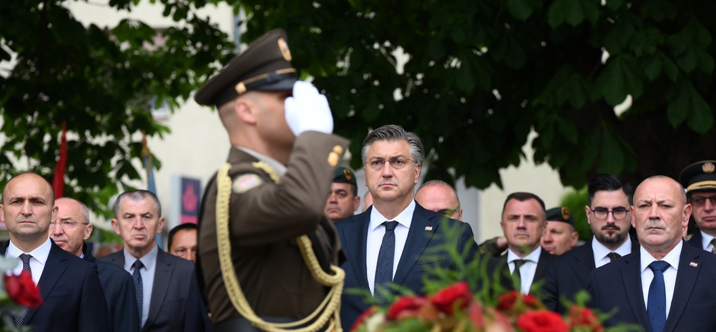 Plenković u Okučanima: Zahvaljujemo onima koji su najviše dali za hrvatsku slobodu